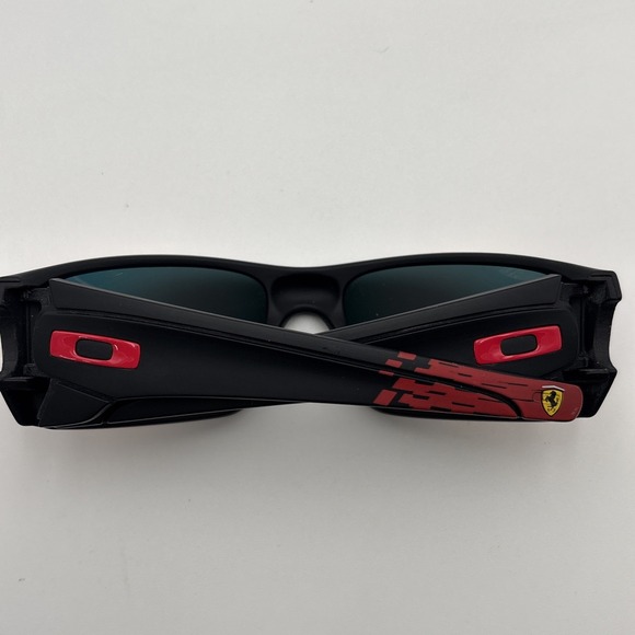 Oakley Fuel Cell Scuderia Ferrari Sunglasses OO9096-A8 Black/Ruby Iridium *Read* - Picture 14 of 16